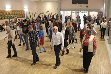 54449773470 3bd2a52b2c c