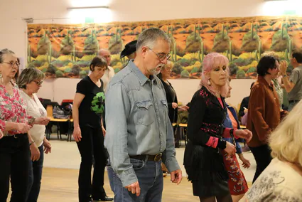 54449652893 e936b9393c c