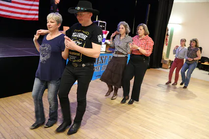 54449411616 f758f7c92d c