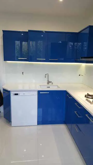 Cuisine laquee bleue