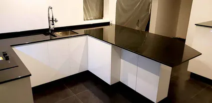 Granite noir