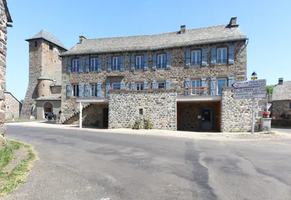 Pano alpuech exterieur img 8574 img 8576