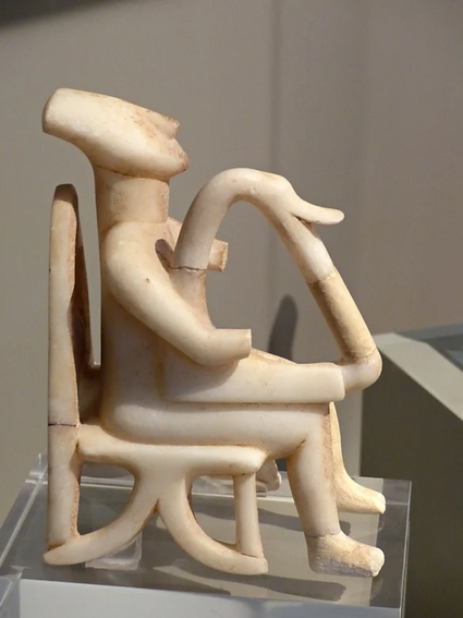Art cycladique, Joueur de cithare (ou harpe ?) vers 2200 av. J. C.
M