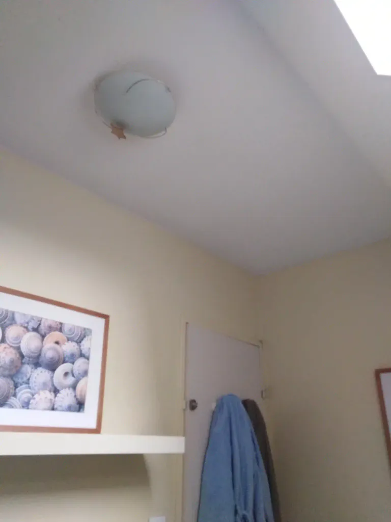 8 photo murs et plafond salle de bain avant peinture aux sorinieres 44