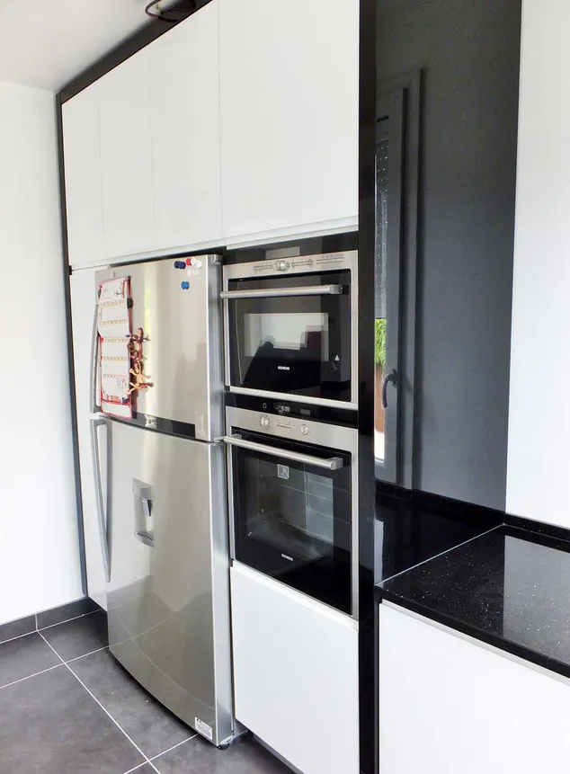 Cuisine laque blanche noir