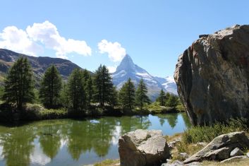 Lac Grindjesee et Cervin dans les Alpes et montagnes suisses / Photos de Suisse