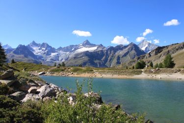Lac sauvage de Grünsee / Alpes valaisannes suisses / Swiss photos