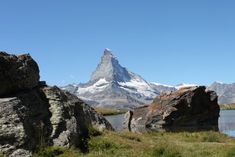 Matterhorn depuis le lac Stellisee dans les Alpes valaisannes suisses