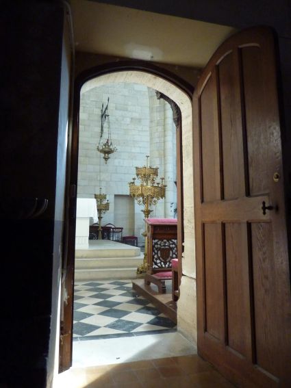+ Vue sur le grand-choeur depuis la sacristie, Abbatiale Saint-Pierre de CORBIE / Photo : Paul PARIS, Tous droits réservés