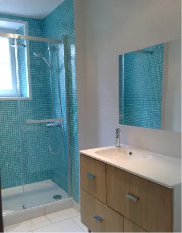 Votre artisan plombier a reze 44 realise des renovation de salle de bain du sol au plafond a reze 44400