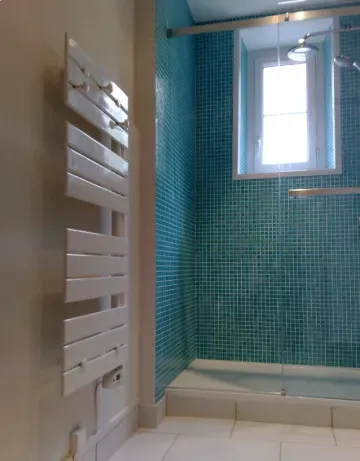 Plombier sdb a reze 44400 transformation complete d une salle de bain a reze 44400