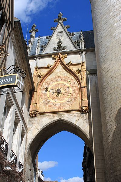 Auxerre Tour horloge