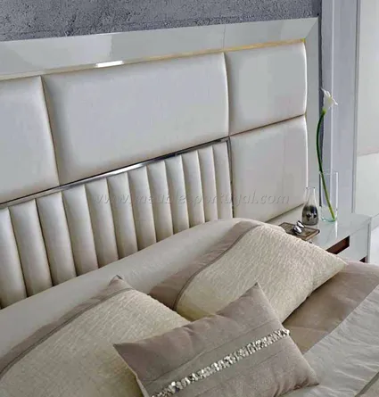Tete de lit en cuir