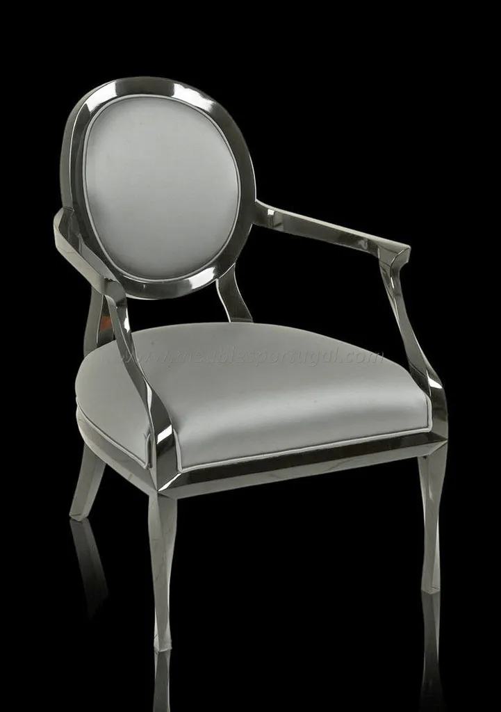 Chaise assise en cuir gris pieds noirs