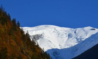 Dôme du Goûter dans le massif du Mont-Blanc depuis la vallée des Contamines-Montjoie