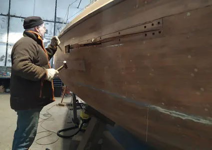 J23 boreas borde alain et lionel de montent le borde pourri et fendu 1