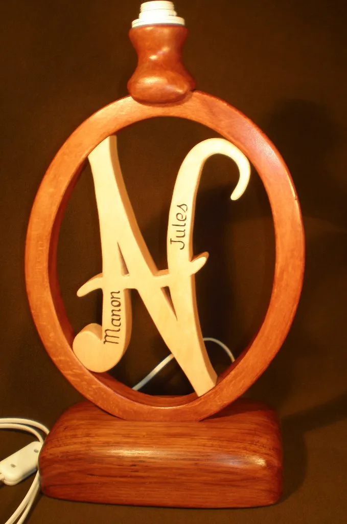 Lampe personnalisee a et n meles