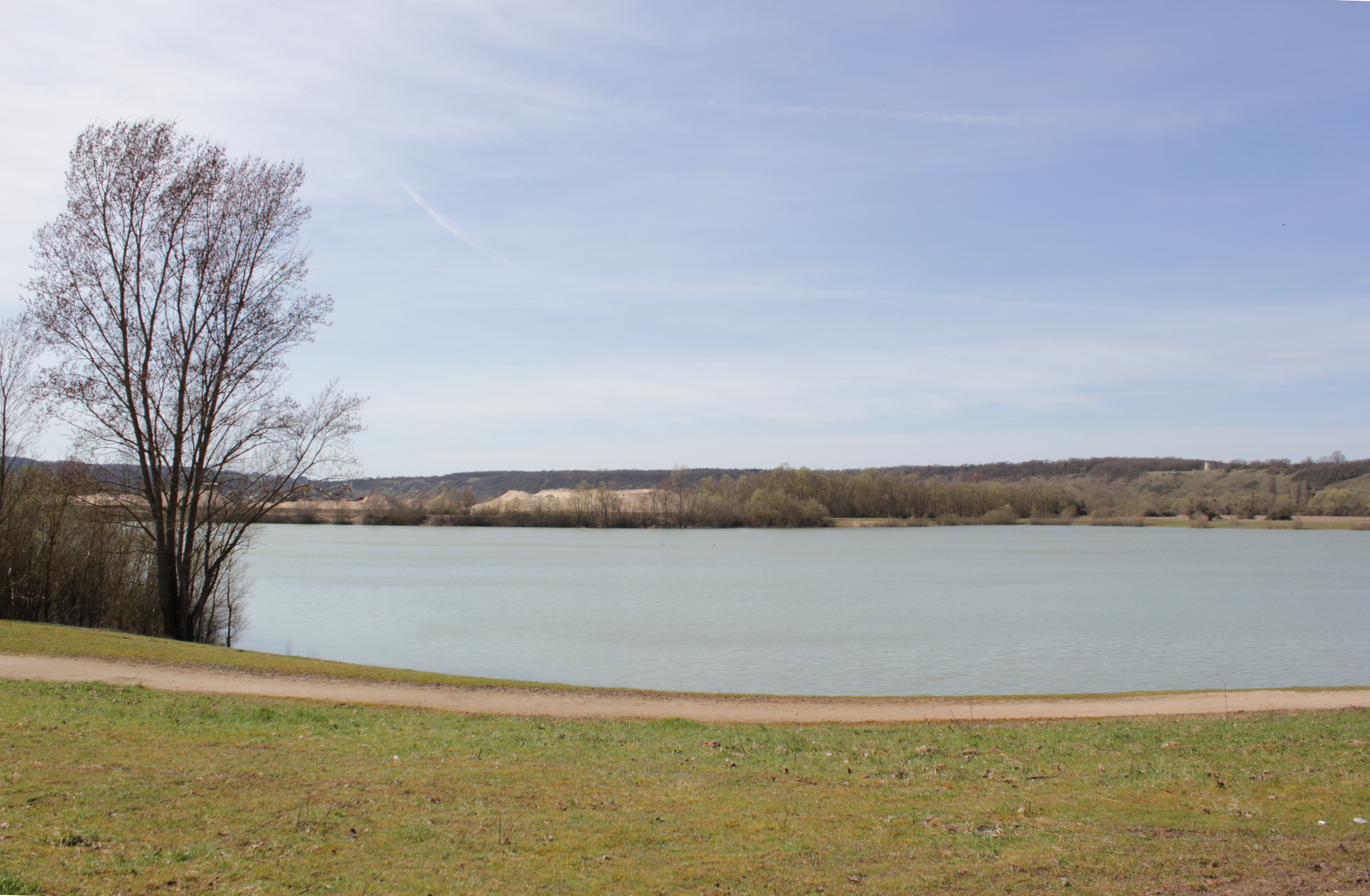 Le petit lac de Bouafles