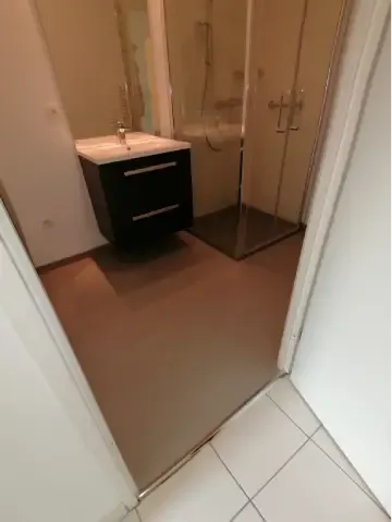 Renovation sol salle de bain a reze