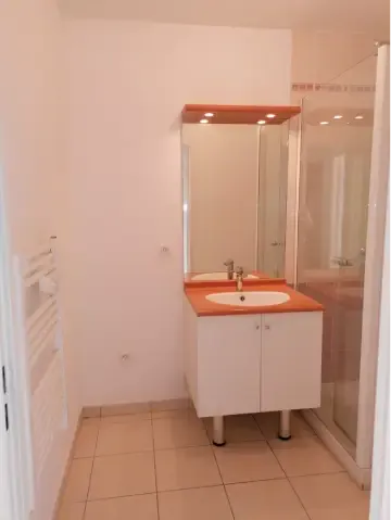 Changer un meuble de salle de bain a reze