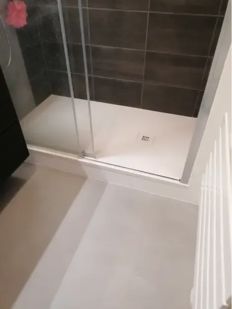 13pose d un revetement de sol pvc clipsable aux sorinieres 44840