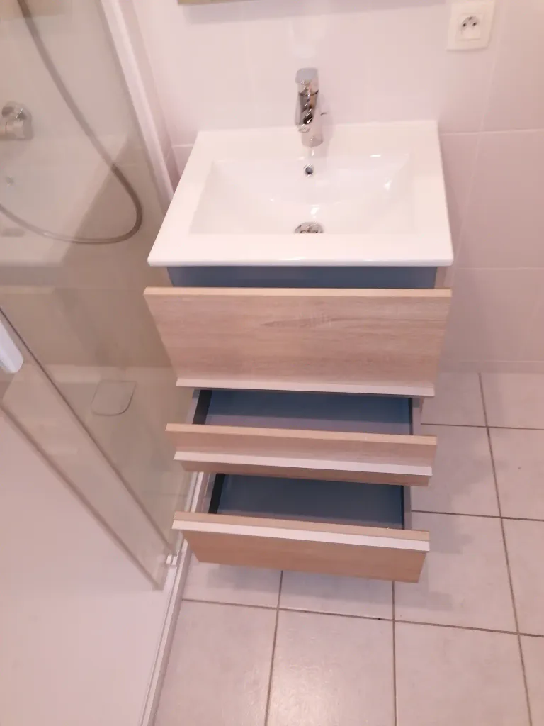 Installation de meubles de salle de bain a 44120 vertou