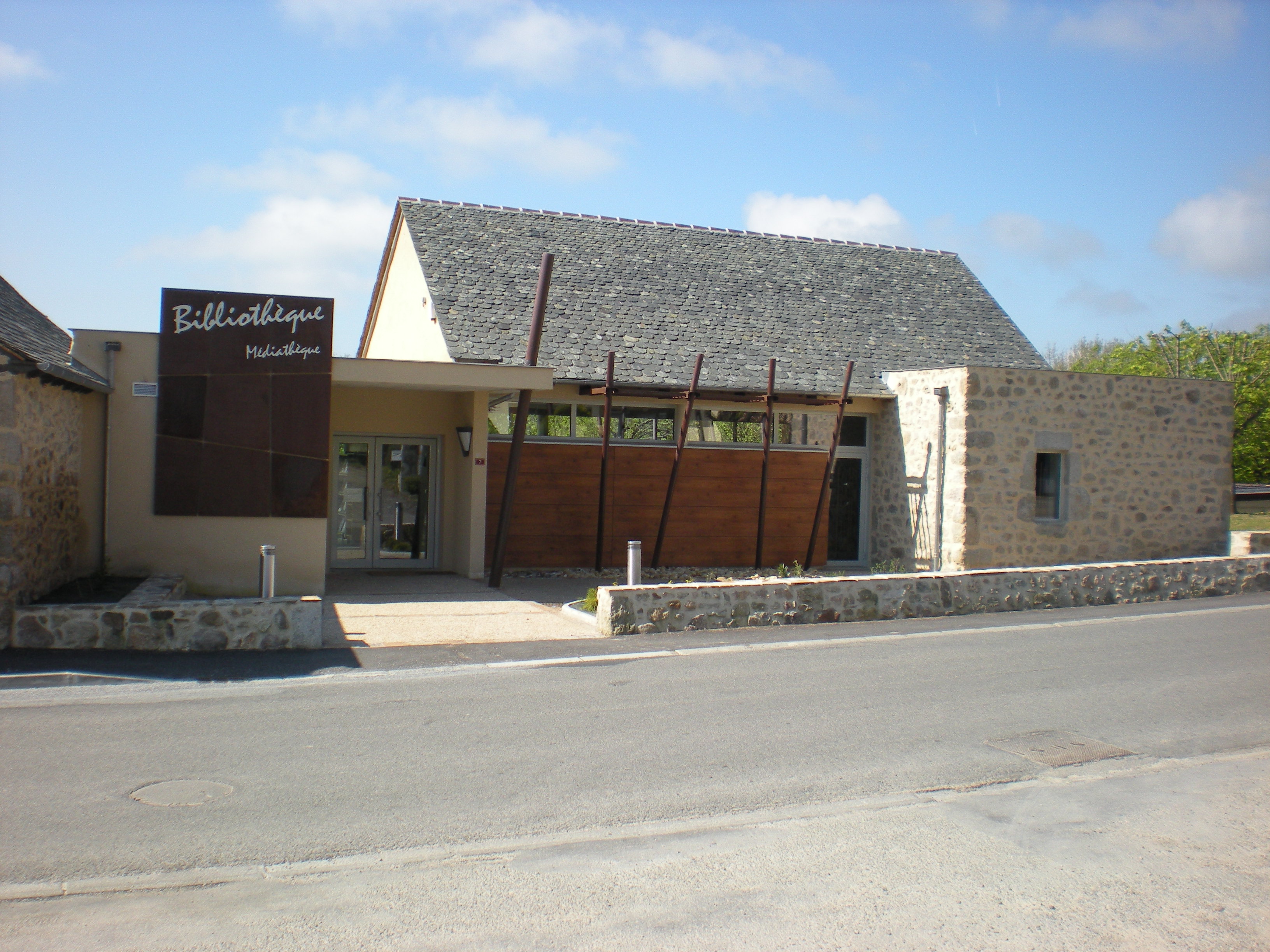 BIBLIOTHEQUE LA FOUILLADE