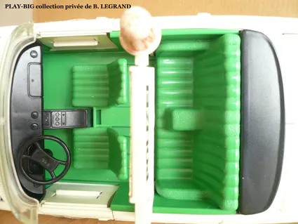 Detail mercedes 280 se 2 4