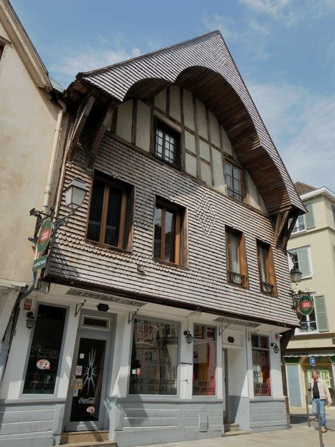 Troyes114