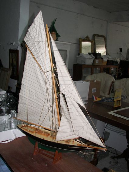 Lot 9 : Maquette bateau : 40 €