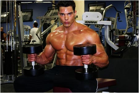 je m’entraîne lourd afin d’augmenter ma masse musculaire mon volume où ma force 