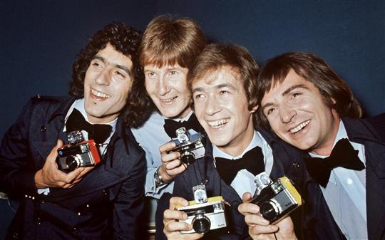 Gerard rinaldi a droite avec les autres membres du groupe des annees 70 les charlots afp 2 