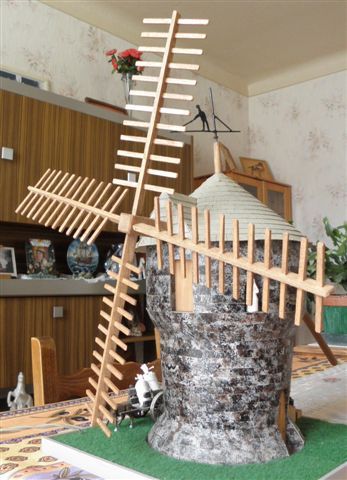Maquette moulin henri a vent 2 