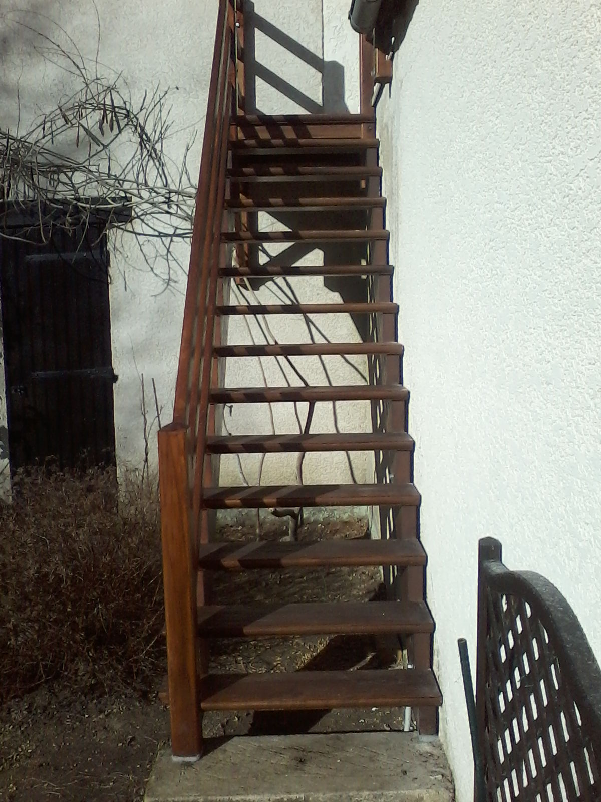 Escalier exterieur en bois exotique
