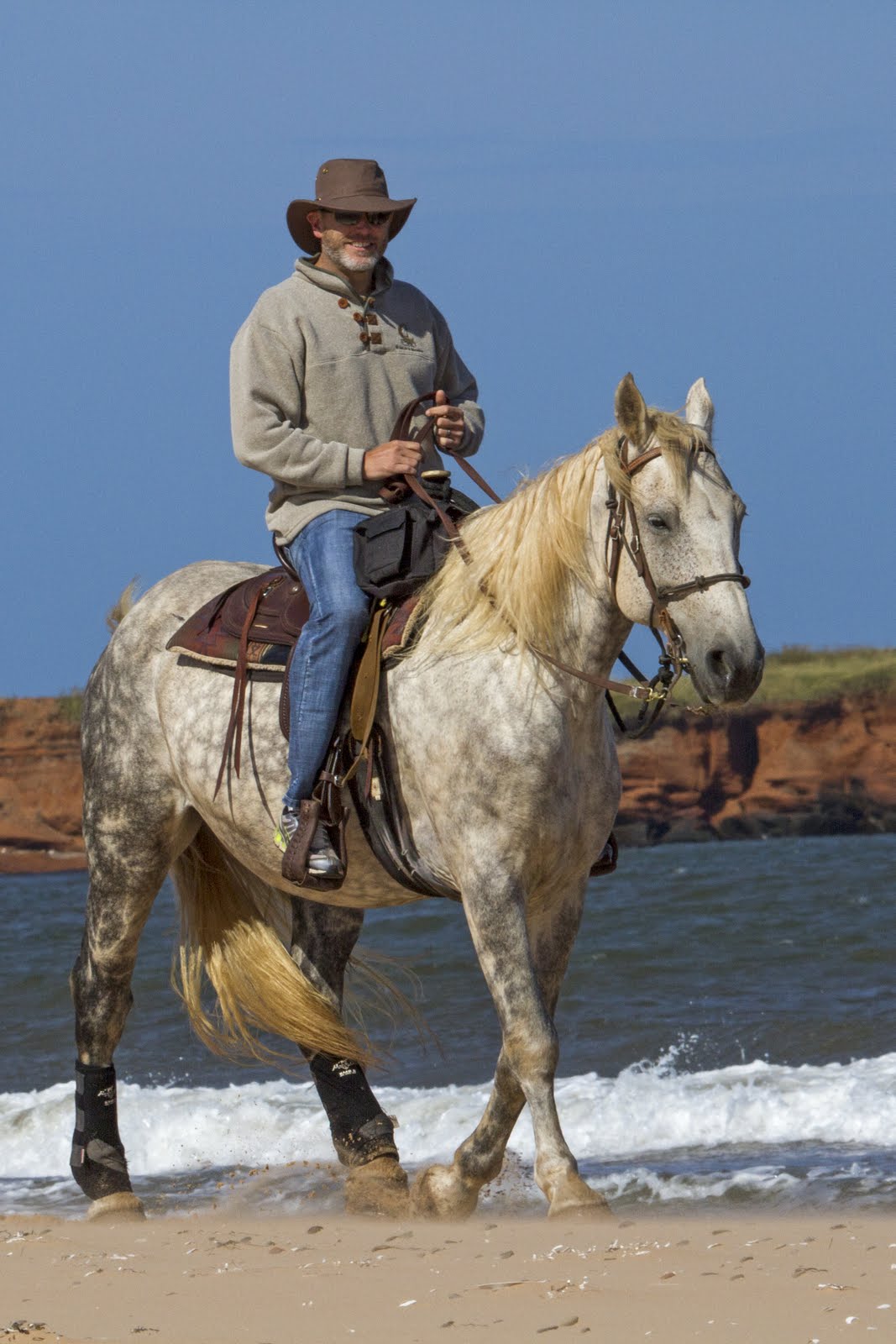 Frosty equitation Iles de la Madeleine