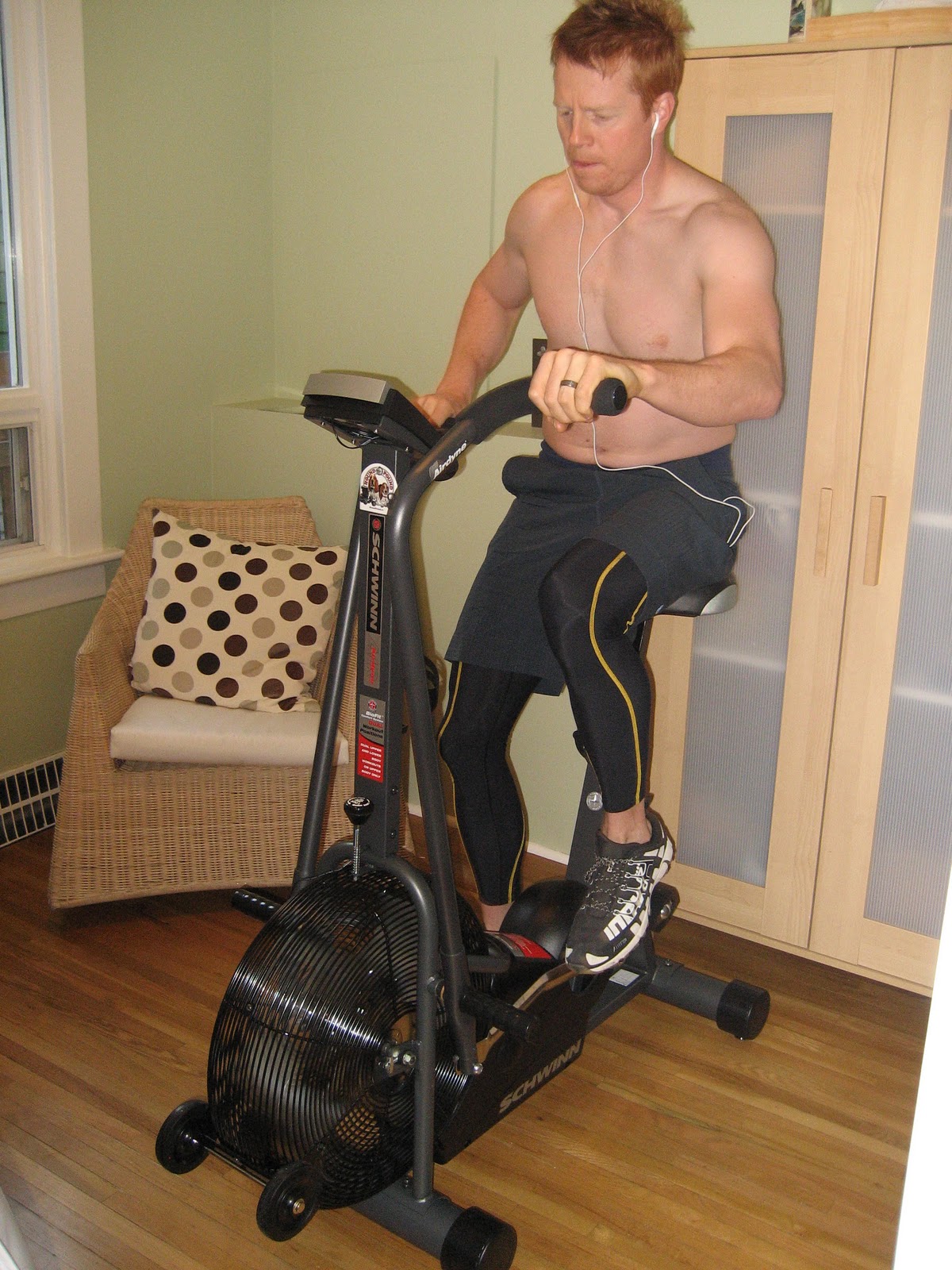 je peux m'échauffer chez moi avant d'aller courir à l’extérieur notamment si la température est très froide à l’extérieur pour ne pas me blesser affin de préparer mon corps pour la température l’extérieur 