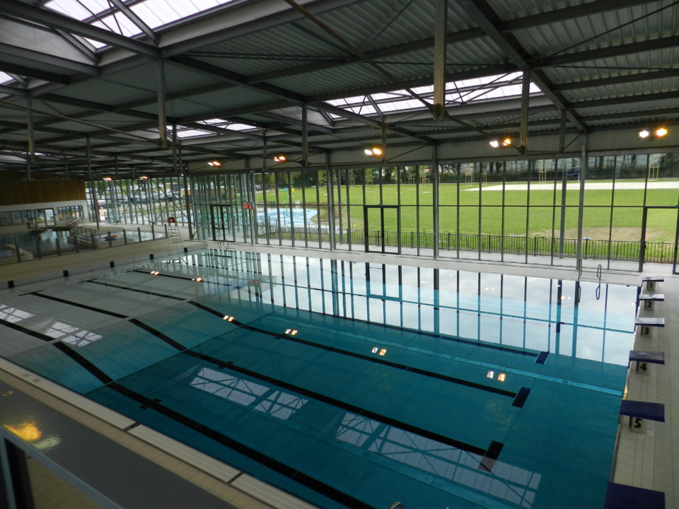 exemple d'un bassin sportif d'une piscine municipale 