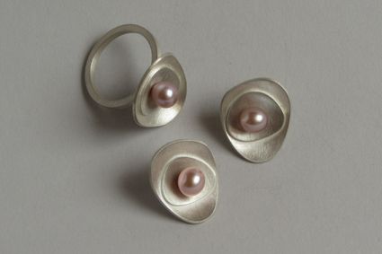 Bague boucles d oreilles decalage perles metal de lune