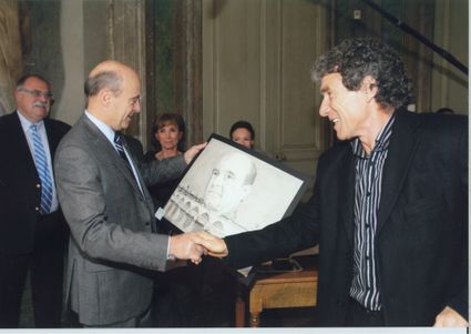 26 11 8011 remise portrait alain juppe