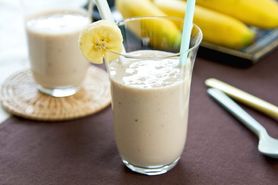 Peanut butter banana smoothie 11471 640x427