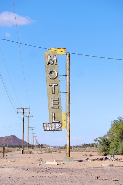 Enseigne d'un ancien motel à Newberry Springs sur la Route 66, USA