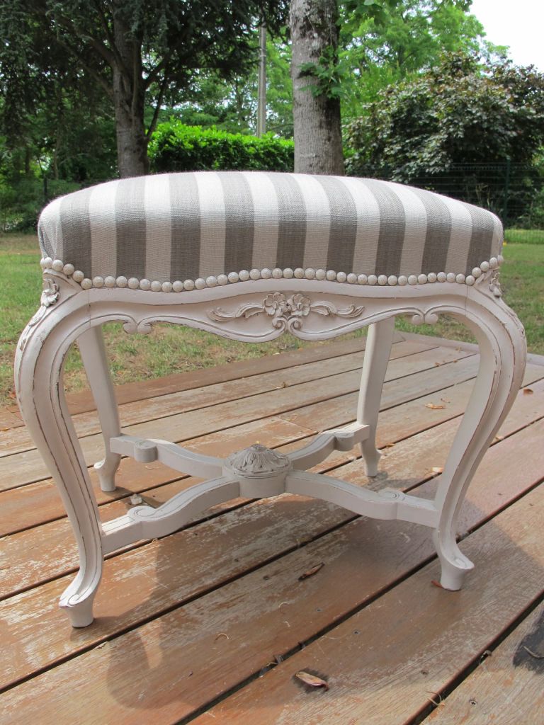 Refection restauration relooking fauteuil chaise canape meuble repose pied 1 tapissier decorateur bordeaux st medard en jalles atelier les renaissances