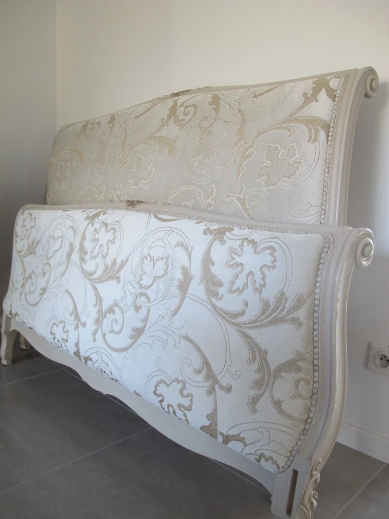 Refection restauration relooking fauteuil chaise canape meuble tete de lit 17 tapissier decorateur bordeaux st medard en jalles atelier les renaissances