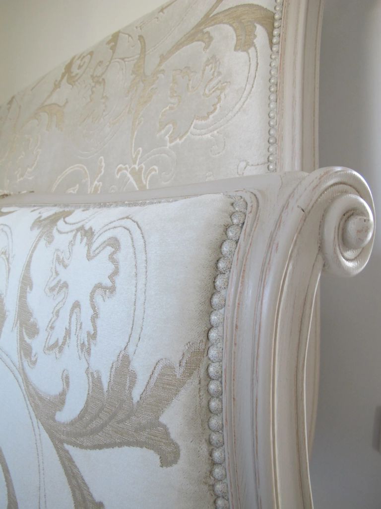 Refection restauration relooking fauteuil chaise canape meuble tete de lit 16 tapissier decorateur bordeaux st medard en jalles atelier les renaissances