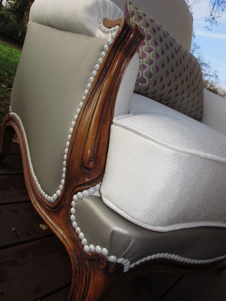 Refection relooking fauteuil meuble bergere chauffeuse 26 tapissier decorateur bordeaux saint medard en jalles atelier les renaissances