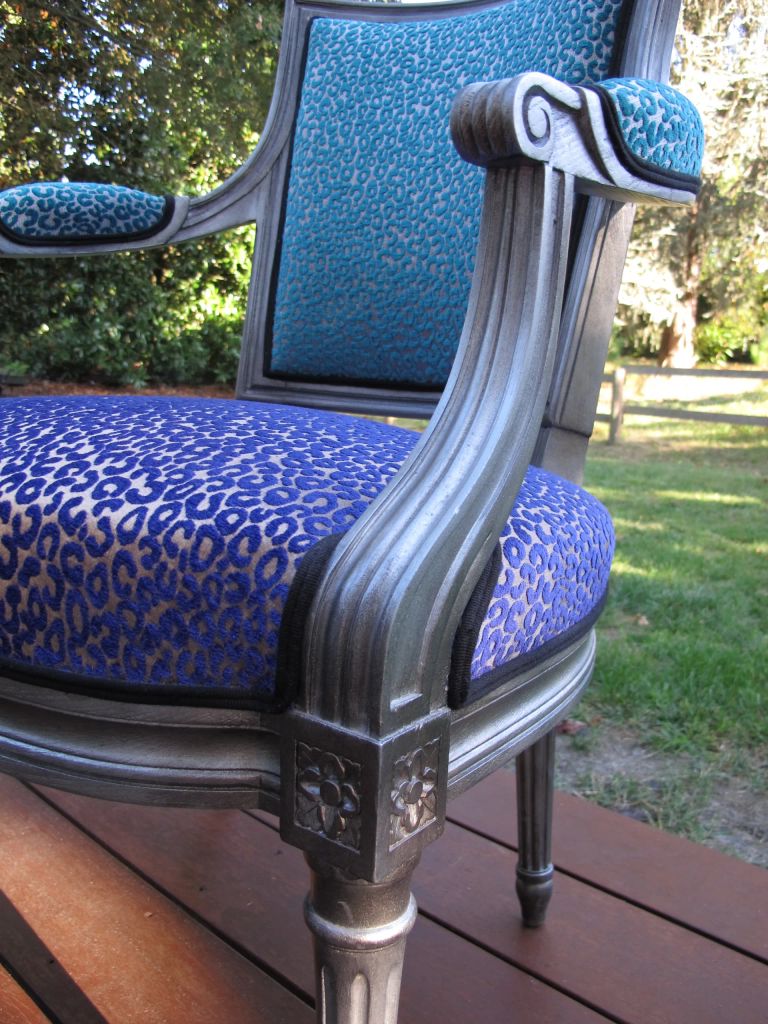 Refection restauration relooking fauteuil chaise canape meuble cabriolet 11 tapissier decorateur bordeaux saint medard en jalles atelier les renaissances