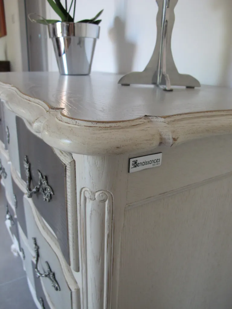 Refection restauration relooking fauteuil chaise canape meuble commode 3 tapissier decorateur bordeaux saint medard en jalles atelier les renaissances