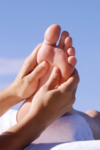 Foot massage 1428388 1279x1917
