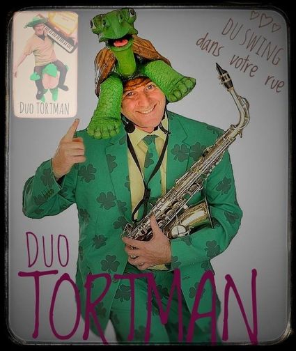 TORTMAN et les tortues swing, animation déambulatoire, animation burlesque de rue, l'homme tortue, les hommes tortues, spectacle de rue, troubadours, musiciens de rues