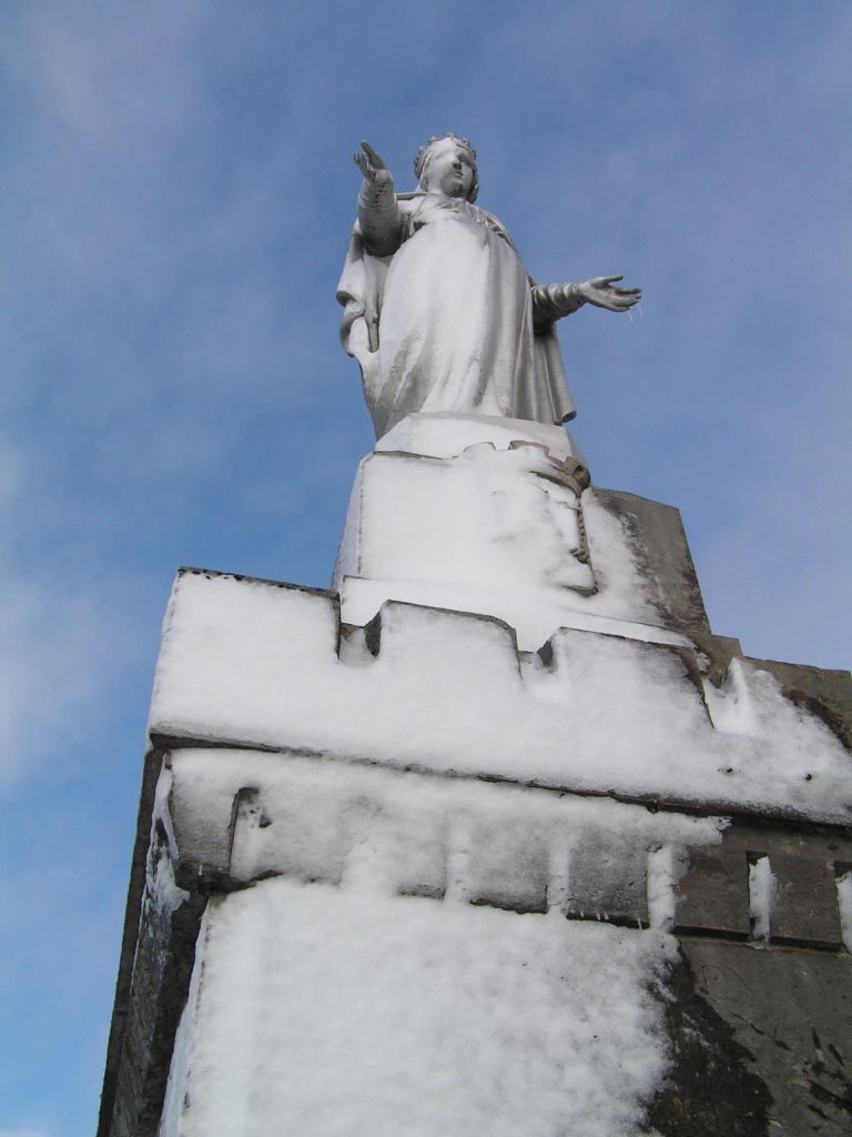 Vierge et neige
